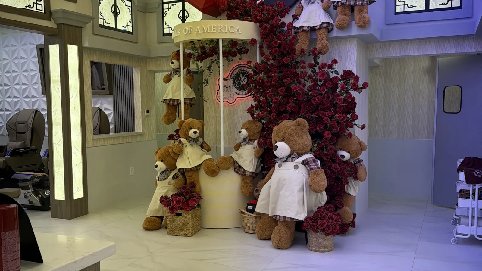 Signature teddy-bear and floral display